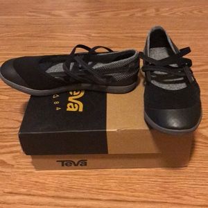 Teva hydro life slip on NWOB size 6.5